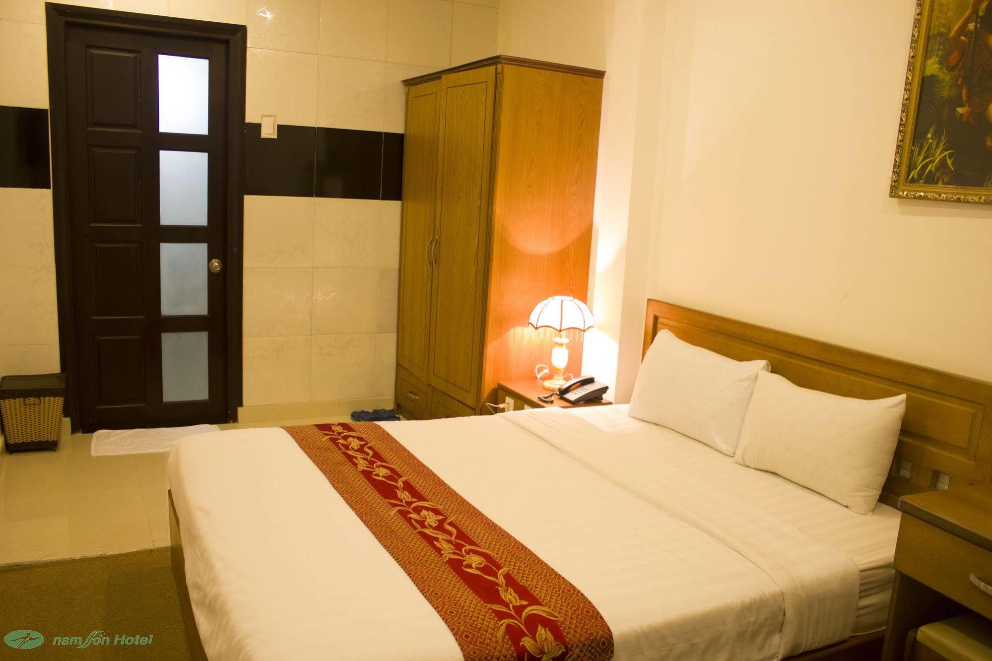 Nam Son Hotel Хошимин Екстериор снимка