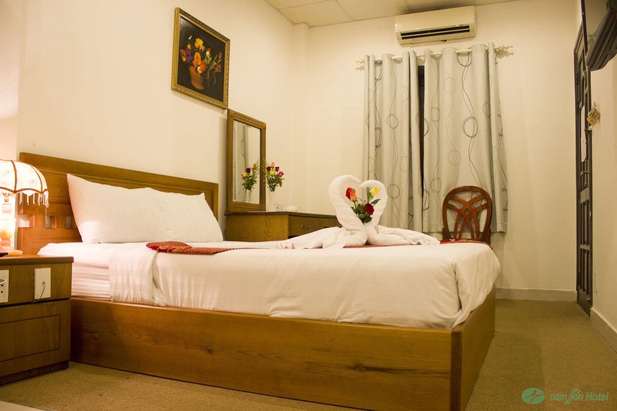 Nam Son Hotel Хошимин Екстериор снимка