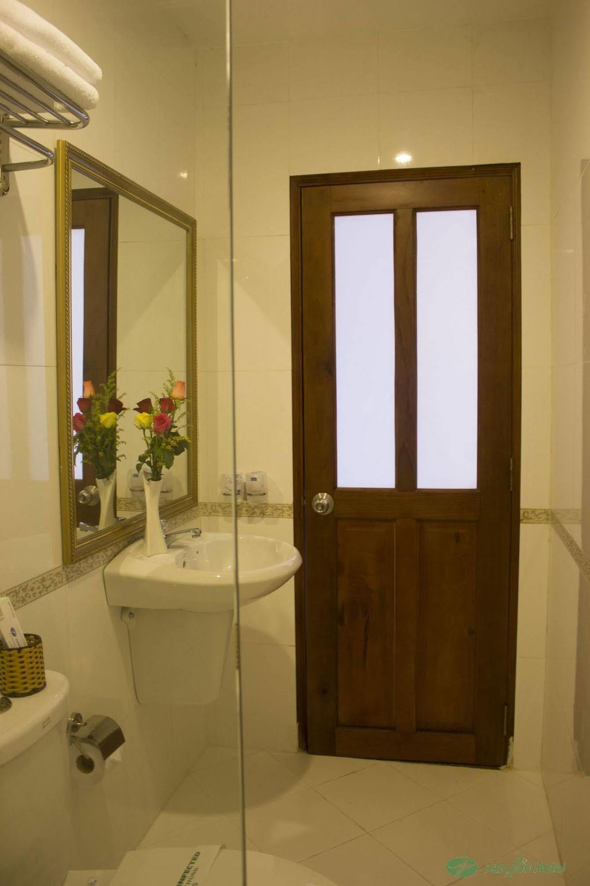 Nam Son Hotel Хошимин Екстериор снимка