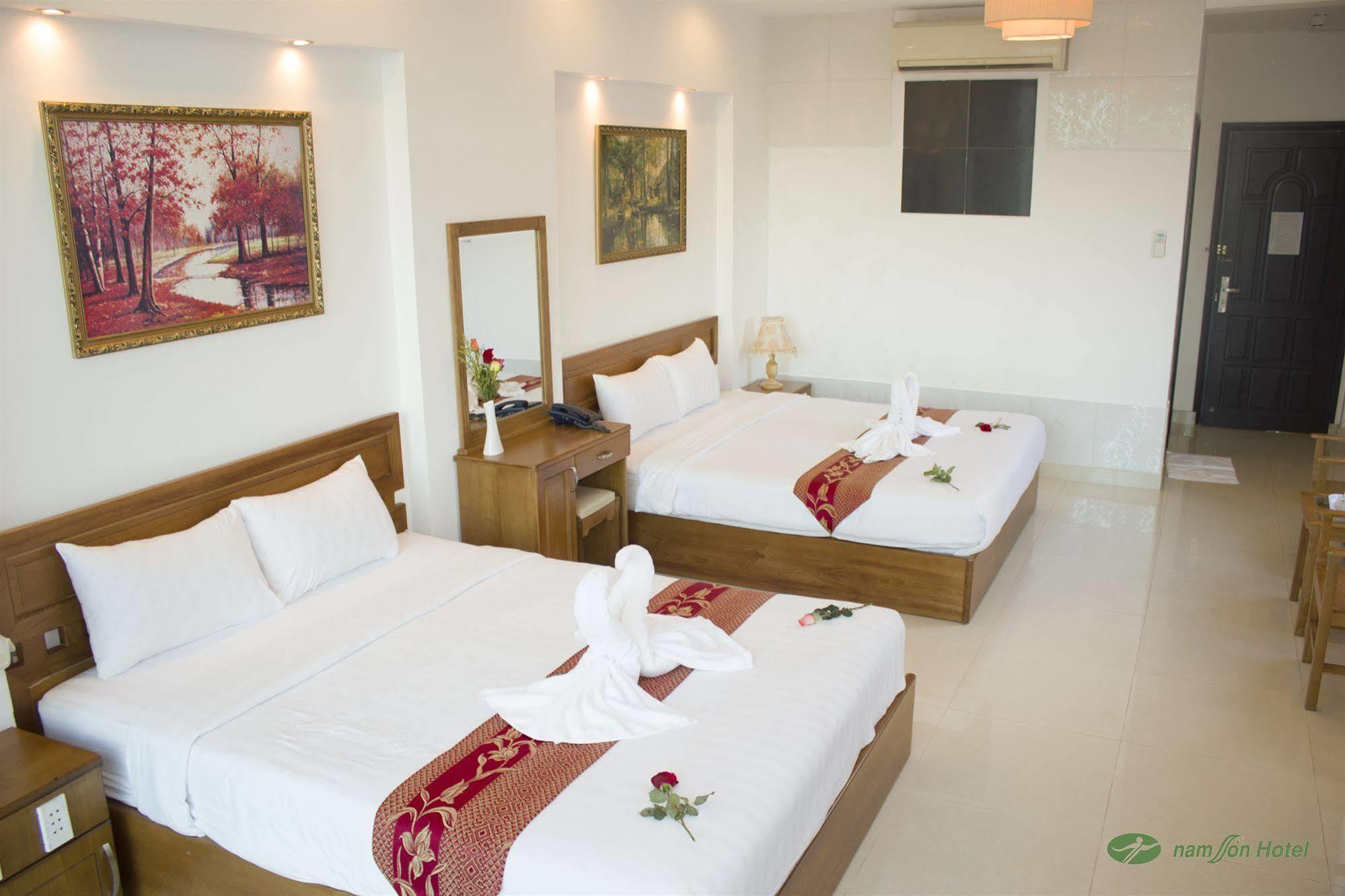 Nam Son Hotel Хошимин Екстериор снимка