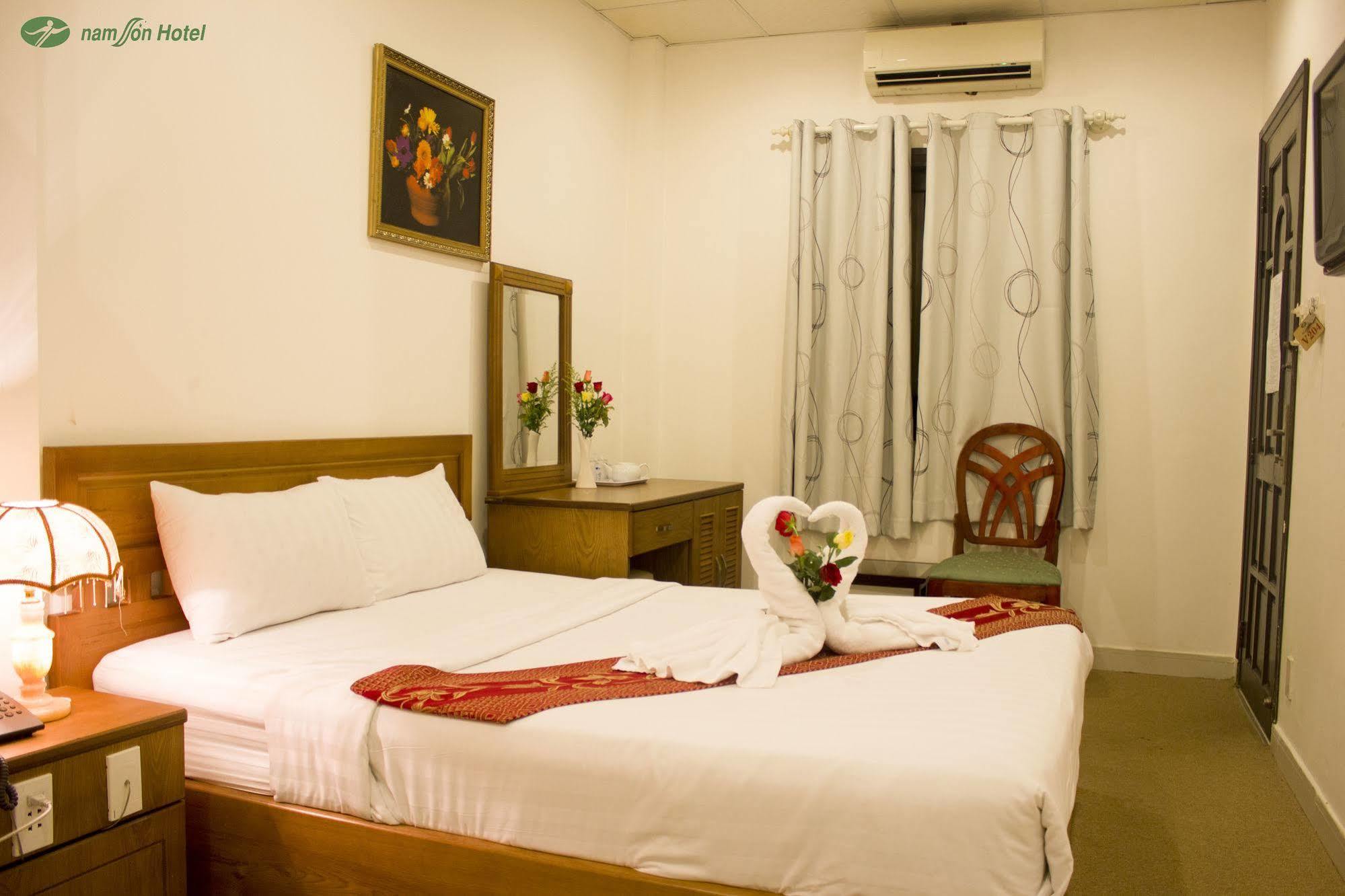 Nam Son Hotel Хошимин Екстериор снимка
