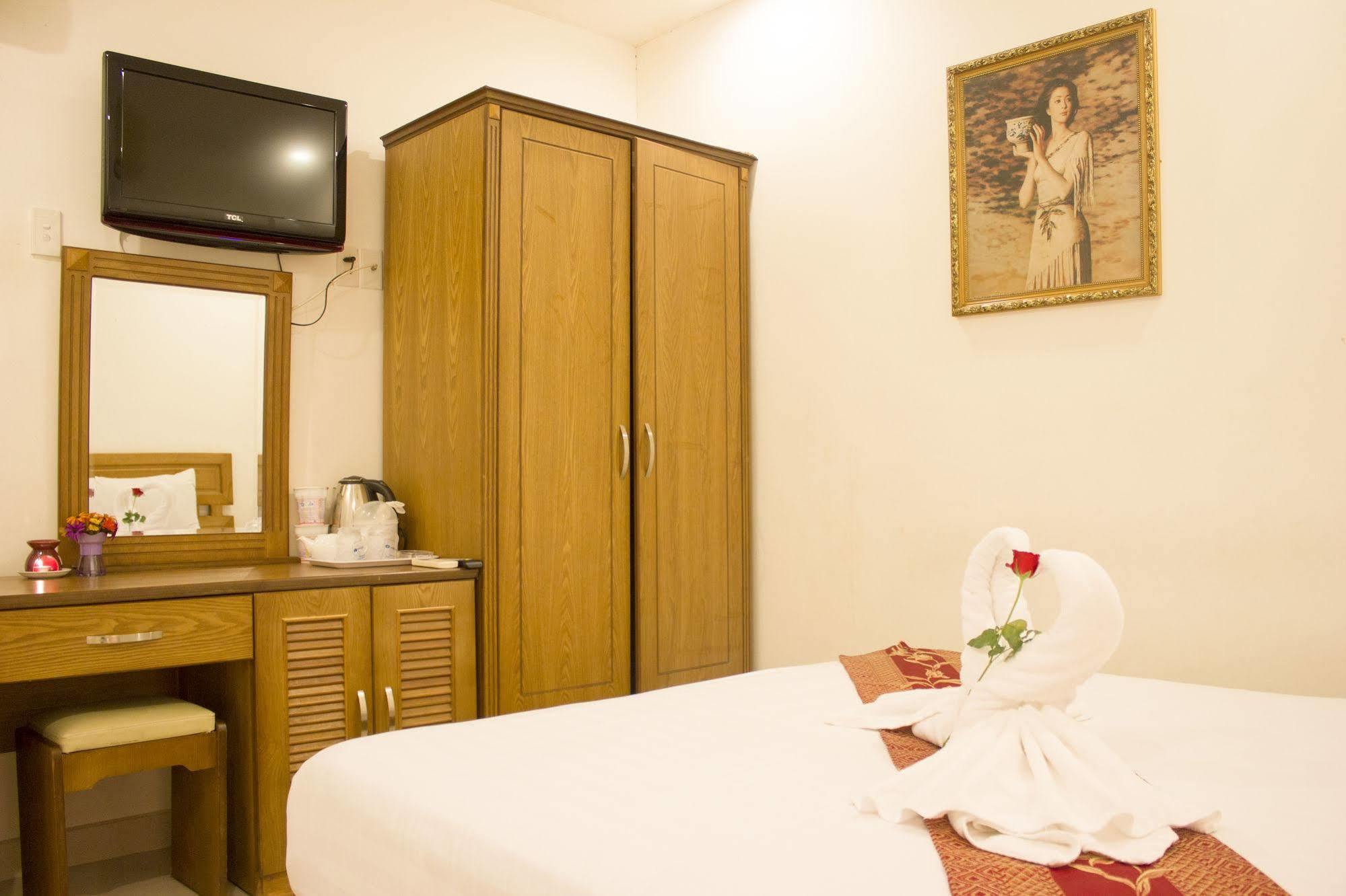 Nam Son Hotel Хошимин Екстериор снимка