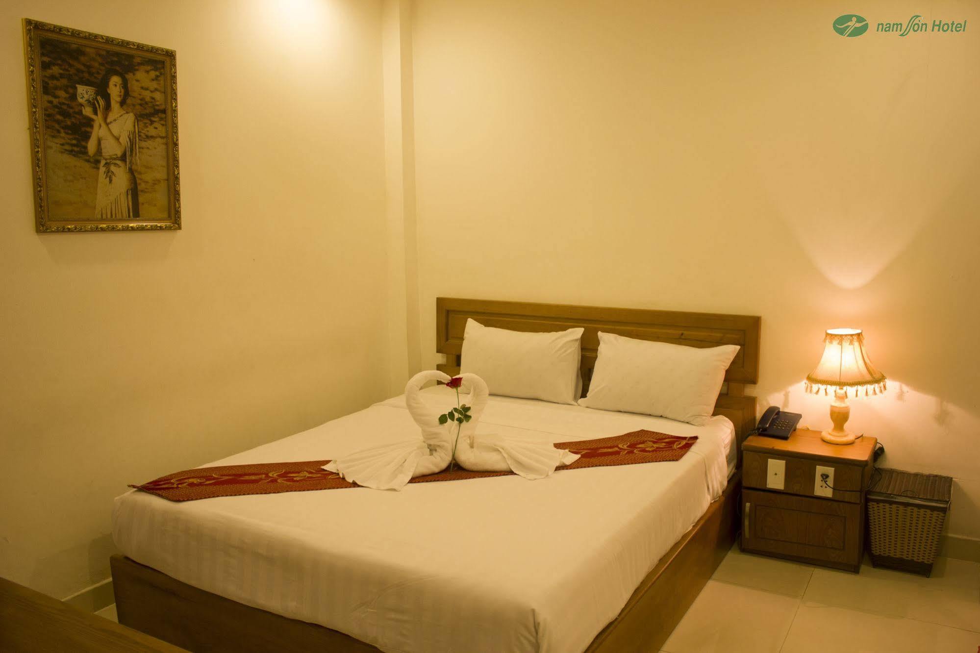 Nam Son Hotel Хошимин Екстериор снимка